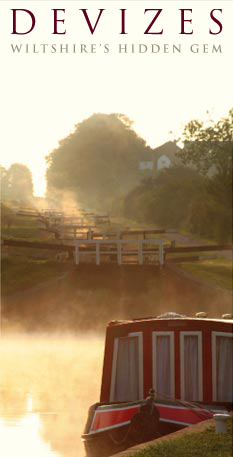 Devizes, Wiltshire. Caen Hill Locks and narrowboat 